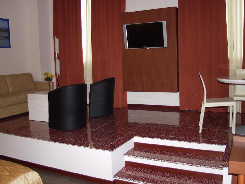 Hotel Mareschi Palace Novara Exterior foto