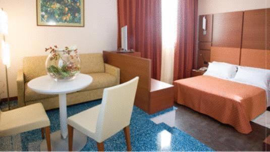 Hotel Mareschi Palace Novara Habitación foto